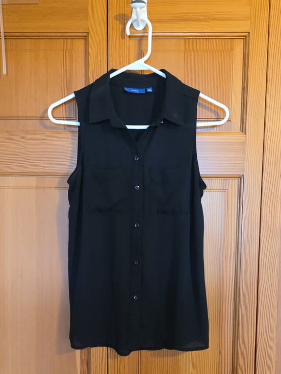 Apt. 9 Tops - Apt. 9 Black Sleeveless Button-Down top